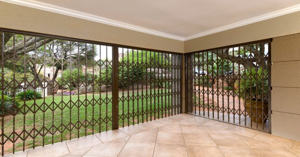 expandable security gates